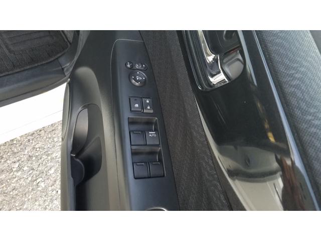 N-BOXカスタム G・Lパッケージ 左パワースライドドア ナビ フルセグTV Bluetooth対応 スマートキー ステアリングスイッチ オートHIDライト(12枚目)