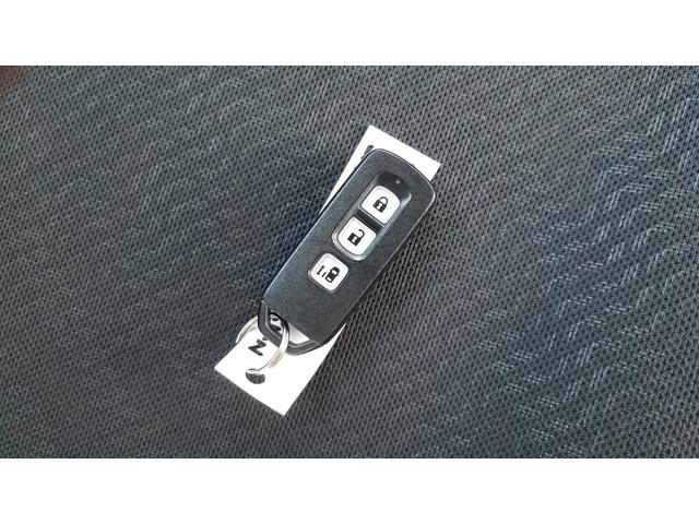 N-BOXカスタム G・Lパッケージ 左パワースライドドア ナビ フルセグTV Bluetooth対応 スマートキー ステアリングスイッチ オートHIDライト(18枚目)