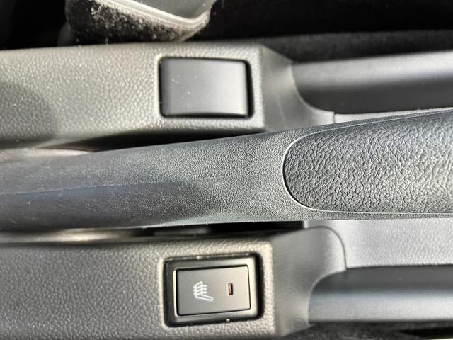 スイフトスポーツ スポーツ　４型　　新車保証／ターボ車／衝突軽減ブレーキ　新車保証継承／ターボ車／衝突軽減ブレーキ／アダクティブクルーズコントロール（全車速追従）／オーディオレス車／シートヒーター／オートエアコン／６速オートマチック／試乗車アップ（17枚目）