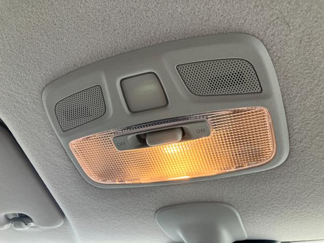 スイフトスポーツ スポーツ　４型　　新車保証／ターボ車／衝突軽減ブレーキ　新車保証継承／ターボ車／衝突軽減ブレーキ／アダクティブクルーズコントロール（全車速追従）／オーディオレス車／シートヒーター／オートエアコン／６速オートマチック／試乗車アップ（36枚目）