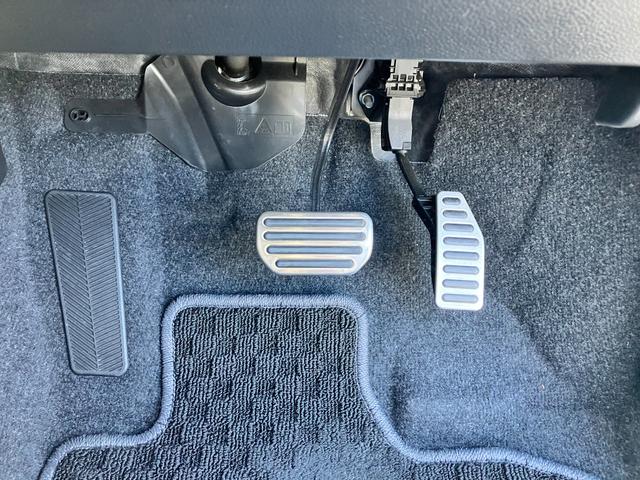 スイフトスポーツ スポーツ　４型　　新車保証／ターボ車／衝突軽減ブレーキ　新車保証継承／ターボ車／衝突軽減ブレーキ／アダクティブクルーズコントロール（全車速追従）／オーディオレス車／シートヒーター／オートエアコン／６速オートマチック／試乗車アップ（40枚目）