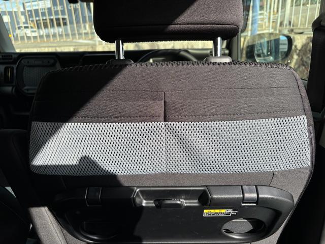 �X�Y�L���̕��ɂ̒��ÎԂ́A�ǎ��Ԃ݂̂���葵���Ă���܂��B�y�E���^�Ԗ�킸�L�x�Ɏ�葵���Ă���܂�