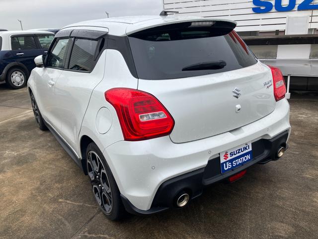 スイフトスポーツ スポーツ　２型　衝突被害軽減ブレーキ　ＬＥＤヘッドランプ　デュアルセンサーブレーキ｜後退時ブレーキサポート｜アダプティブクルーズコントロール｜ＬＥＤヘッドランプ｜フルオートエアコン｜キーレスプッシュスタート｜リモート格納式ドアミラー｜（9枚目）