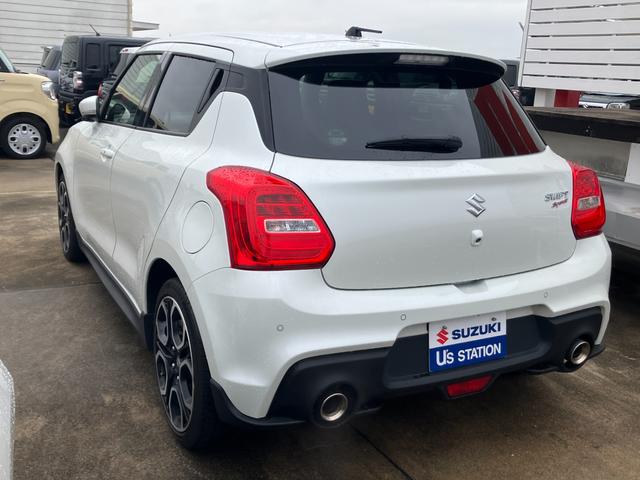 スイフトスポーツ スポーツ　３型　衝突被害軽減ブレーキ　ＬＥＤヘッドランプ　デュアルセンサーブレーキ｜後退時ブレーキサポート｜ＬＥＤヘッドランプ｜アダプティブクルーズコントロール｜リモート格納式ドアミラー｜全方位モニター用カメラパッケージ｜（9枚目）