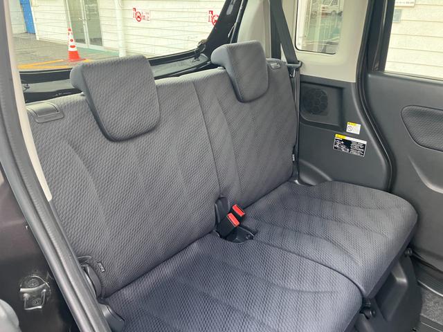 スペーシア Ｘリミテッド　ＭＫ３２型　　２ＷＤ　ＣＶＴ　電動スライドドア　レーダーブレーキ｜ディスチャージヘッドランプ｜フルオートエアコン｜リモート格納式ドアミラー｜後席両側ワンアクションパワースライド｜プレミアムＵＶ＆ＩＲカットガラス（フロントドア）｜（14枚目）