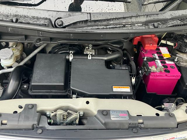 スペーシア Ｘリミテッド　ＭＫ３２型　　２ＷＤ　ＣＶＴ　電動スライドドア　レーダーブレーキ｜ディスチャージヘッドランプ｜フルオートエアコン｜リモート格納式ドアミラー｜後席両側ワンアクションパワースライド｜プレミアムＵＶ＆ＩＲカットガラス（フロントドア）｜（17枚目）