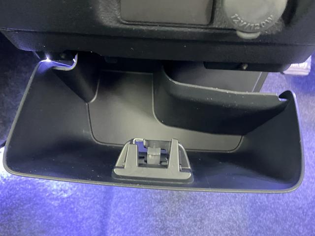 スペーシア Ｘリミテッド　ＭＫ３２型　　２ＷＤ　ＣＶＴ　電動スライドドア　レーダーブレーキ｜ディスチャージヘッドランプ｜フルオートエアコン｜リモート格納式ドアミラー｜後席両側ワンアクションパワースライド｜プレミアムＵＶ＆ＩＲカットガラス（フロントドア）｜（33枚目）