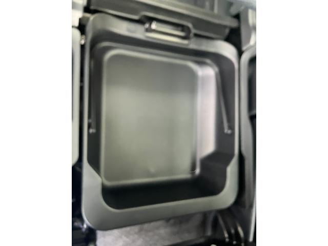 スペーシア Ｘリミテッド　ＭＫ３２型　　２ＷＤ　ＣＶＴ　電動スライドドア　レーダーブレーキ｜ディスチャージヘッドランプ｜フルオートエアコン｜リモート格納式ドアミラー｜後席両側ワンアクションパワースライド｜プレミアムＵＶ＆ＩＲカットガラス（フロントドア）｜（50枚目）