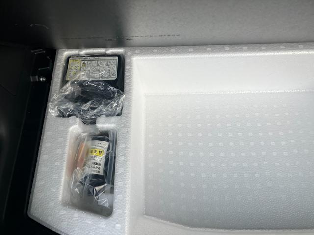 ソリオ ＨＹＢＲＩＤ　ＭＸ　衝突被害軽減ブレーキ　ハロゲンライト　デュアルカメラブレーキ｜後退時ブレーキサポート｜後席左側ワンアクションパワースライド｜ハロゲンヘッドランプ｜オートライトシステム｜アダプティブクルーズコントロール｜（64枚目）