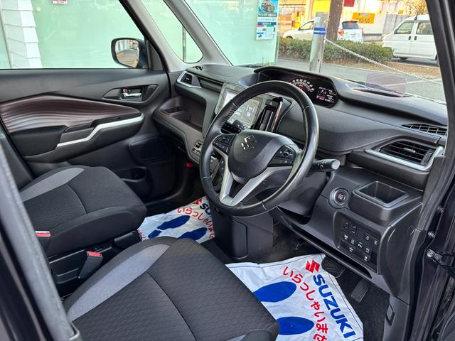 ソリオバンディット バンディット　ＨＹＢＲＩＤ　ＭＶ　全方位モニター付ナビ　デュアルカメラブレーキ｜後席両側ワンアクションパワースライド｜ＬＥＤヘッドランプ｜アダプティブクルーズコントロール｜シートヒーター｜センターウォークスルー｜１５インチアルミホイール｜（41枚目）