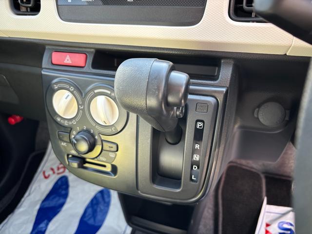 アルト Ｓ　衝突被害軽減ブレーキ　ＣＤプレーヤー　キーレスエントリー　レーダーブレーキサポート｜誤発進抑制機能｜マニュアルエアコン｜電動格納ドアミラー｜パワーウィンドー｜運転席シートヒーター｜スモークガラス（リヤドア・バックドア）｜エネチャージ｜（10枚目）