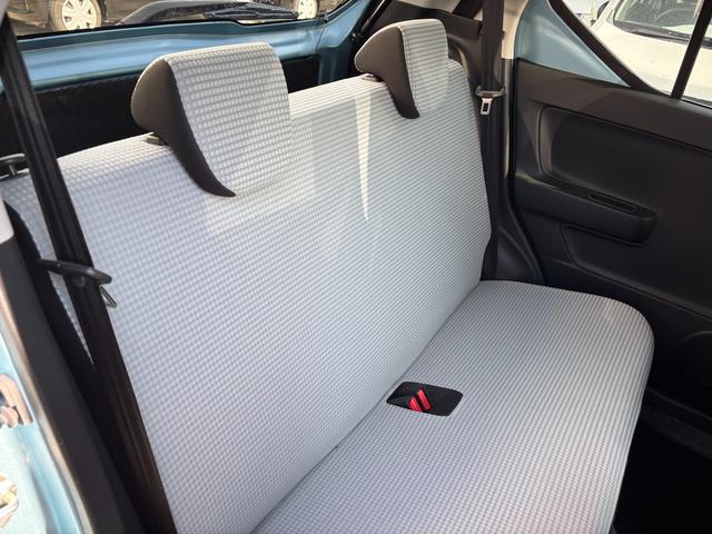 アルト Ｓ　衝突被害軽減ブレーキ　ＣＤプレーヤー　キーレスエントリー　レーダーブレーキサポート｜誤発進抑制機能｜マニュアルエアコン｜電動格納ドアミラー｜パワーウィンドー｜運転席シートヒーター｜スモークガラス（リヤドア・バックドア）｜エネチャージ｜（13枚目）