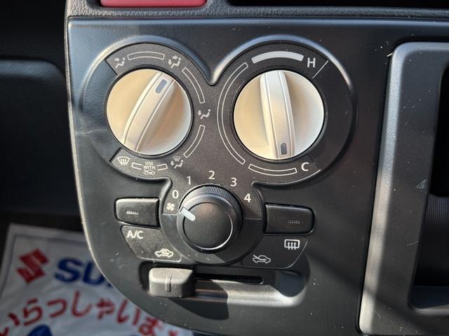 アルト Ｓ　衝突被害軽減ブレーキ　ＣＤプレーヤー　キーレスエントリー　レーダーブレーキサポート｜誤発進抑制機能｜マニュアルエアコン｜電動格納ドアミラー｜パワーウィンドー｜運転席シートヒーター｜スモークガラス（リヤドア・バックドア）｜エネチャージ｜（26枚目）