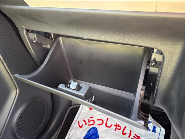 アルト Ｓ　衝突被害軽減ブレーキ　ＣＤプレーヤー　キーレスエントリー　レーダーブレーキサポート｜誤発進抑制機能｜マニュアルエアコン｜電動格納ドアミラー｜パワーウィンドー｜運転席シートヒーター｜スモークガラス（リヤドア・バックドア）｜エネチャージ｜（29枚目）