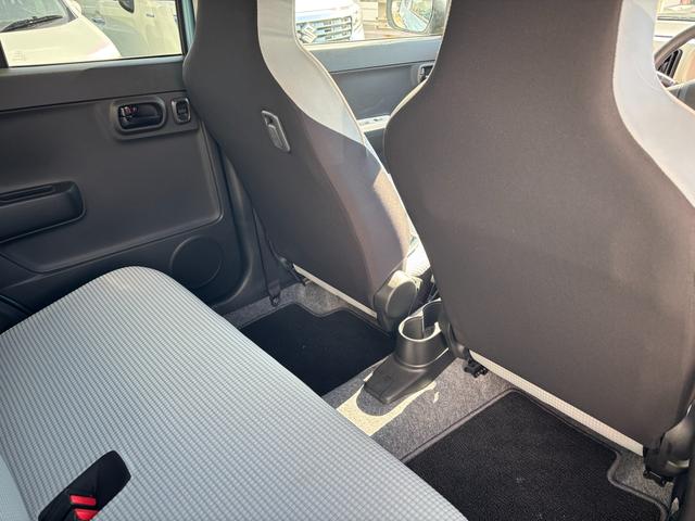 アルト Ｓ　衝突被害軽減ブレーキ　ＣＤプレーヤー　キーレスエントリー　レーダーブレーキサポート｜誤発進抑制機能｜マニュアルエアコン｜電動格納ドアミラー｜パワーウィンドー｜運転席シートヒーター｜スモークガラス（リヤドア・バックドア）｜エネチャージ｜（38枚目）