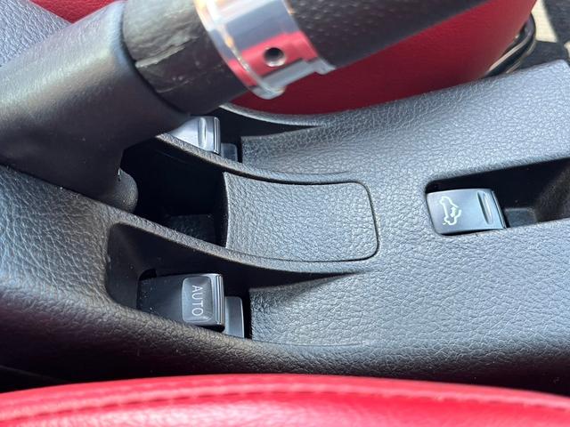 コペン アクティブトップ　ＥＴＣ　社外ナビ　パナスポーツレーシングアルミホイール　純正オプションマフラーヒートガード　ＢＬＵＥＴＯＯＴＨ　赤革シート　純正ＭＯＭＯステリング　キーレスエントリー　フルセグ（51枚目）