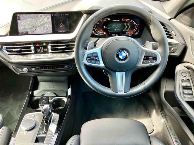 ２シリーズ Ｍ２３５ｉ　ｘＤｒｉｖｅグランクーペ　４ＷＤ　クリアランスソナー　オートクルーズコントロール　バックカメラ　ナビ　アルミホイール　オートライト　ＬＥＤヘッドランプ　ＡＴ　シートヒーター　スマートキー　アイドリングストップ　電動格納ミラー（3枚目）