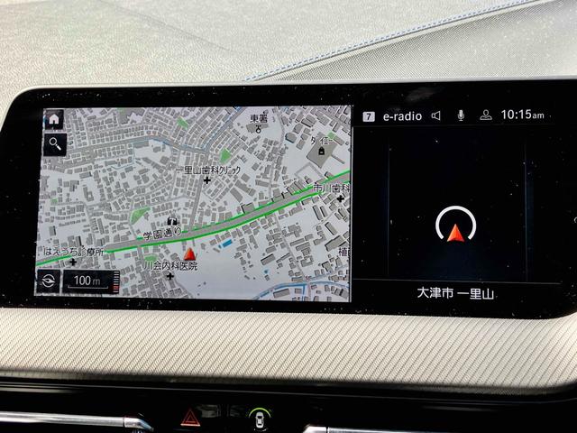 ２シリーズ Ｍ２３５ｉ　ｘＤｒｉｖｅグランクーペ　４ＷＤ　クリアランスソナー　オートクルーズコントロール　バックカメラ　ナビ　アルミホイール　オートライト　ＬＥＤヘッドランプ　ＡＴ　シートヒーター　スマートキー　アイドリングストップ　電動格納ミラー（4枚目）