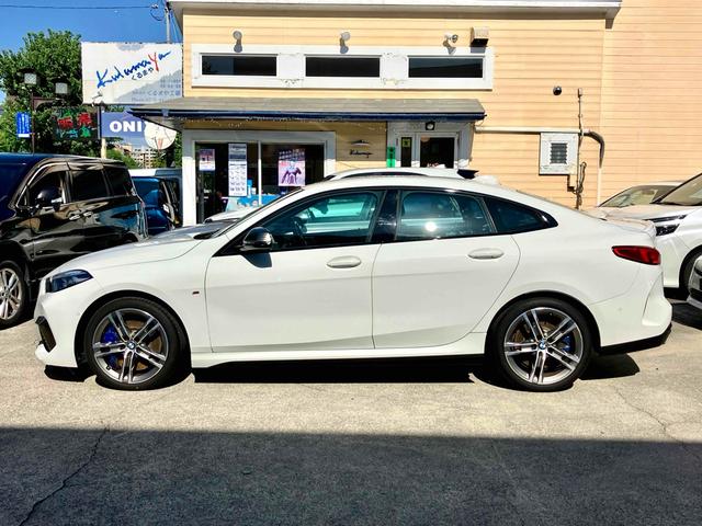 ２シリーズ Ｍ２３５ｉ　ｘＤｒｉｖｅグランクーペ　４ＷＤ　クリアランスソナー　オートクルーズコントロール　バックカメラ　ナビ　アルミホイール　オートライト　ＬＥＤヘッドランプ　ＡＴ　シートヒーター　スマートキー　アイドリングストップ　電動格納ミラー（17枚目）