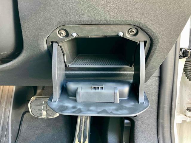 ２シリーズ Ｍ２３５ｉ　ｘＤｒｉｖｅグランクーペ　４ＷＤ　クリアランスソナー　オートクルーズコントロール　バックカメラ　ナビ　アルミホイール　オートライト　ＬＥＤヘッドランプ　ＡＴ　シートヒーター　スマートキー　アイドリングストップ　電動格納ミラー（52枚目）