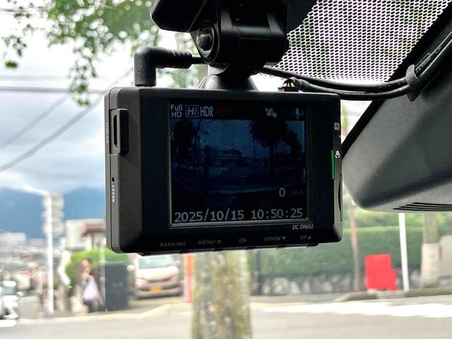 シエンタ ハイブリッド　ファンベースＧセーフティーエディション　ドライブレコーダー　ＥＴＣ　全周囲カメラ　ナビ　ＴＶ　クリアランスソナー　オートクルーズコントロール　レーンアシスト　衝突被害軽減システム　両側電動スライドドア　オートマチックハイビーム　オートライト（9枚目）