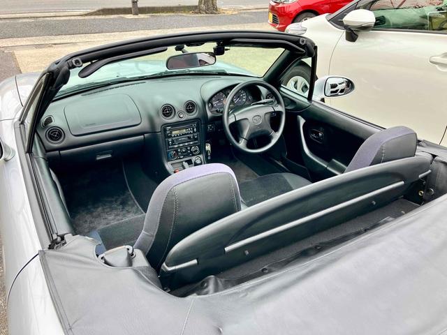 ロードスター スペシャルパッケージ　オープンカー　ドライブレコーダー　ＭＴ　アルミホイール　ＣＤ　カセット　エアコン　パワーステアリング　パワーウィンドウ（27枚目）