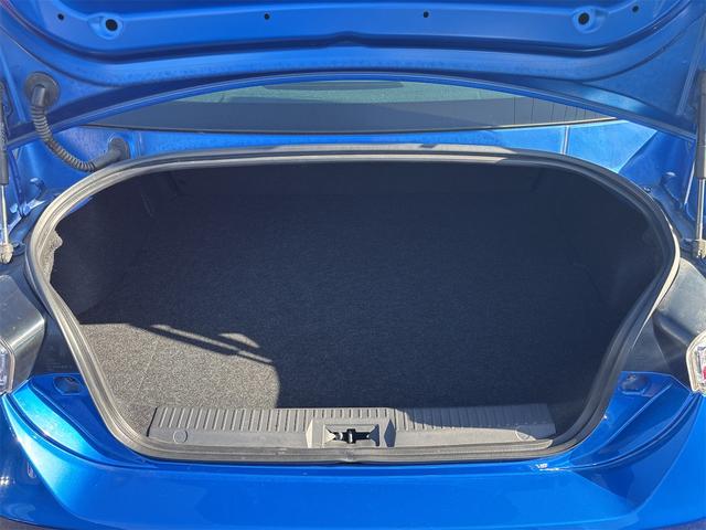 ＢＲＺ Ｒ　５Ｆミッション　エアロパッケージ　１７インチパフォーマンスパッケージ　スポーツインテリアパッケージ　フルセグナビ　ＨＩＤヘッドライト　ＥＴＣ　ワンオーナー（15枚目）
