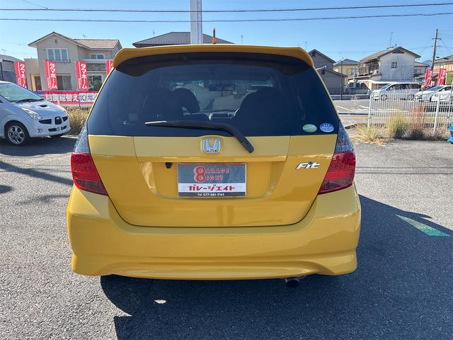 フィット 1.5S 5Fミッション ローダウンサス Spoonマフラー ナビ バックカメラ デジタルミラー ETC(4枚目)