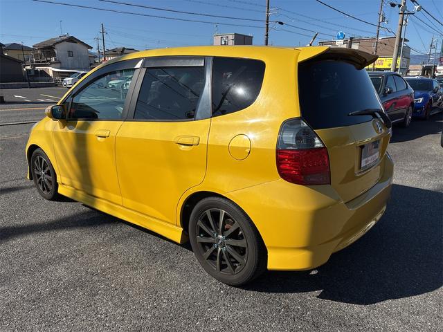 フィット 1.5S 5Fミッション ローダウンサス Spoonマフラー ナビ バックカメラ デジタルミラー ETC(10枚目)