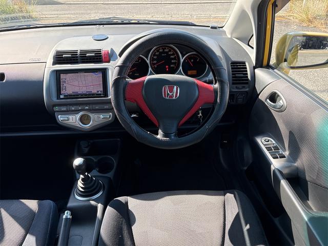 フィット 1.5S 5Fミッション ローダウンサス Spoonマフラー ナビ バックカメラ デジタルミラー ETC(15枚目)