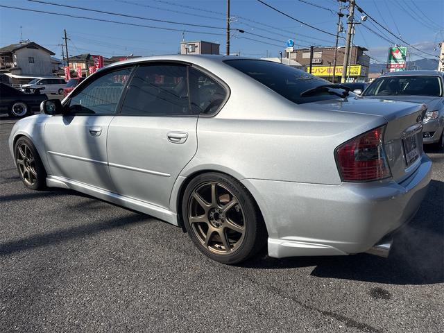 レガシィＢ４ ２．０Ｒ　５Ｆミッション　アプライドモデルＢ型　ＢＬＩＴＺ車高調　ＨＫＳマフラー　ＷＯＲＫＥＭＯＴＩＯＮ１７インチアルミ　ＣＵＳＣＯタワーバー　社外ステアリング＆シフトノブ（9枚目）