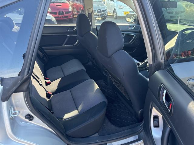 レガシィＢ４ ２．０Ｒ　５Ｆミッション　アプライドモデルＢ型　ＢＬＩＴＺ車高調　ＨＫＳマフラー　ＷＯＲＫＥＭＯＴＩＯＮ１７インチアルミ　ＣＵＳＣＯタワーバー　社外ステアリング＆シフトノブ（12枚目）