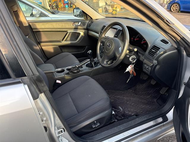 レガシィツーリングワゴン ２．０Ｒ　Ｂスポーツ　５Ｆミッション　後期モデル　アプライドモデルＤ型　ノーマル車両　４ＷＤ　ＥＴＣ　ＡＢＳ　ＳＲＳ（10枚目）