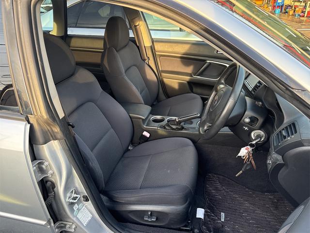 レガシィツーリングワゴン ２．０Ｒ　Ｂスポーツ　５Ｆミッション　後期モデル　アプライドモデルＤ型　ノーマル車両　４ＷＤ　ＥＴＣ　ＡＢＳ　ＳＲＳ（11枚目）