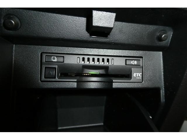 アルファードハイブリッド Ｘ　両電動ドア　ＬＥＤヘッドライト　横滑り防止　ＥＴＣ車載器　クルコン　リアオートエアコン　メモリーナビ　キーレス　ナビ＆ＴＶ　４ＷＤ　ＤＶＤ再生　３列シート　サンルーフ　スマートキー　盗難防止装置　ＰＳ（23枚目）