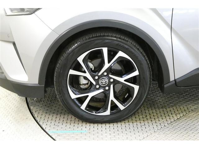 カッコいいデザインのアルミホイールですね！