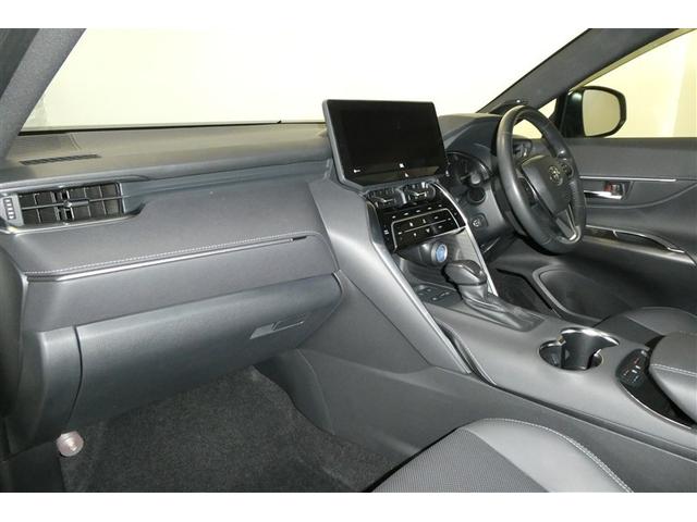 すっきりとしたデザインの内装は、さすがトヨタ車の上品さを感じます。