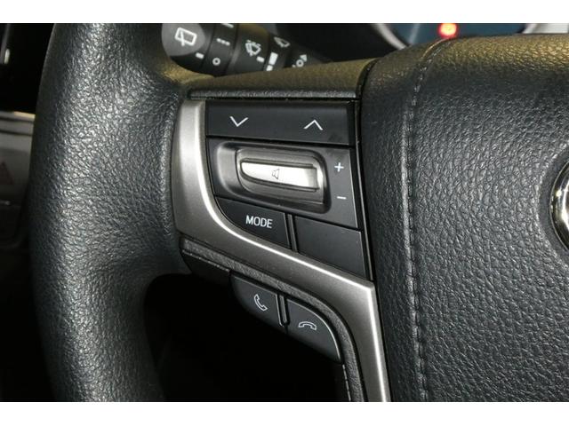 ハンドルのボタン操作でオーディオ等がコントロール出来ますので、利便性だけでなく事故防止にも繋がりますよ！