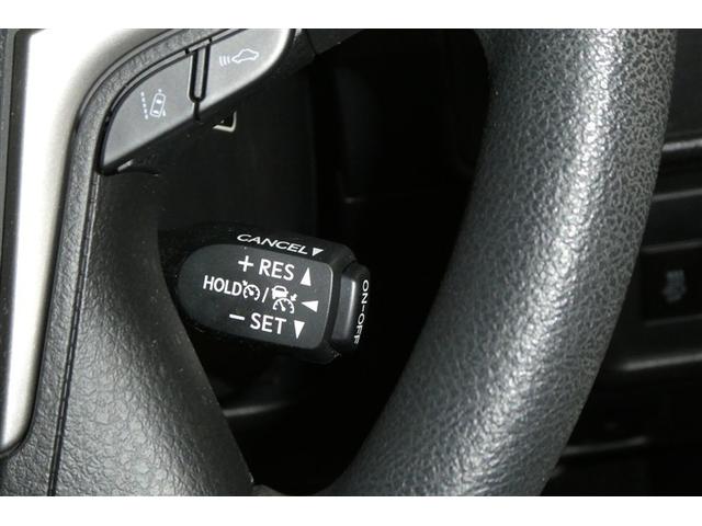 高速道路を一定速度で走行できるクルーズコントロールが付いています。