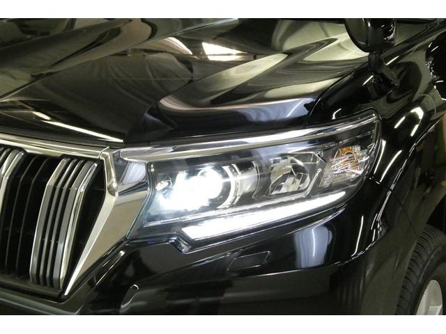 ＬＥＤヘッドライトです。デザイン性がよくとても明るいので、夜間の走行や悪天候でも安心です。しかも長寿命！