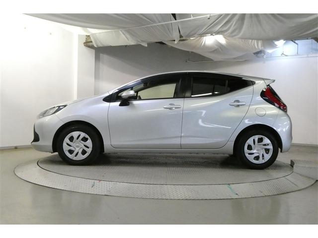 アクア Ｘ　踏み間違い防止　１００Ｖ　イモビ　ナビ　ＬＥＤヘッドライト　スマートキー　横滑り防止機能　キーレスエントリー　オートクルーズ　オートエアコン　ＥＴＣ　カーテンエアバッグ　パワーステアリング　ＡＢＳ（4枚目）