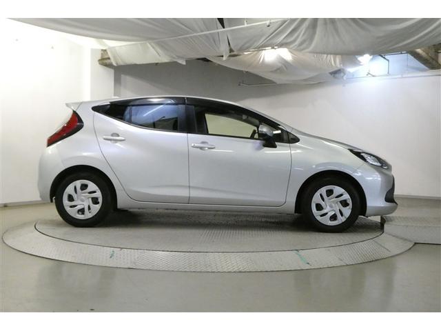 アクア Ｘ　踏み間違い防止　１００Ｖ　イモビ　ナビ　ＬＥＤヘッドライト　スマートキー　横滑り防止機能　キーレスエントリー　オートクルーズ　オートエアコン　ＥＴＣ　カーテンエアバッグ　パワーステアリング　ＡＢＳ（5枚目）