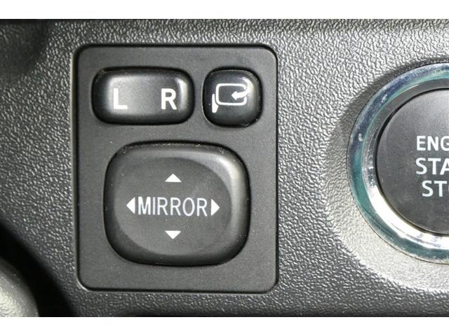 ハイエースバン スーパーＧＬ　ダークプライムＩＩ　リアエアコン　エアバッグ　横滑り防止機能　ＬＥＤライト　キーレスエントリー　地デジ　アルミ　エアコン　助手席エアバッグ　パワステ　パワーウインドウ　ＤＶＤ再生　Ｂカメラ　スマートキー　ＡＢＳ　ＥＴＣ（22枚目）