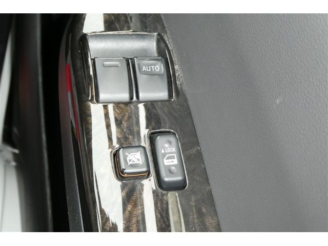 ハイエースバン スーパーＧＬ　ダークプライムＩＩ　リアエアコン　エアバッグ　横滑り防止機能　ＬＥＤライト　キーレスエントリー　地デジ　アルミ　エアコン　助手席エアバッグ　パワステ　パワーウインドウ　ＤＶＤ再生　Ｂカメラ　スマートキー　ＡＢＳ　ＥＴＣ（26枚目）