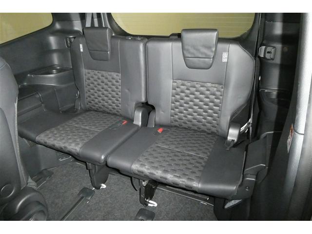 �R��ڃV�[�g���Ђ�т�Ƃ����X�y�[�X���m�ۂ��Ă��܂��B��l���ł̂��o�������΂�����ł��I