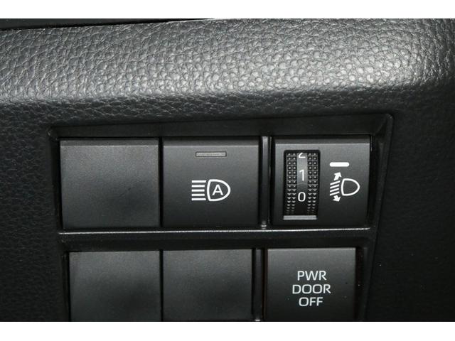 �y�I�[�g�}�`�b�N�n�C�r�[���z�t�����g�K���X�㕔�ɐݒu���ꂽ�J�����Z���T�[�ɂ��O���ԗ��̃����v��X�H���Ȃǂ̖��邳�𔻒�A�����I�Ƀn�C�r�[���ƃ��[�r�[����ؑցB