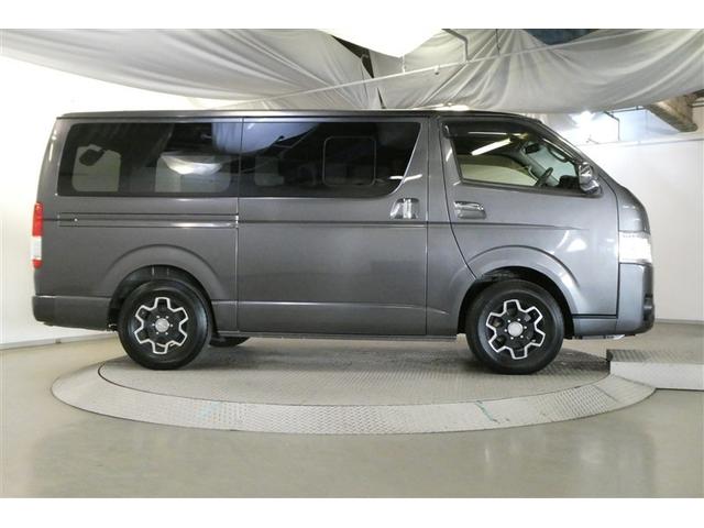 ��ȃK���X�͐F�t���K���X�ƂȂ��Ă���܂��B���˓����̊ɘa��G�A�R���̌����ɂ��e�����A�v���C�o�V�[�̕ی�ɂ��Ȃ��Ă��܂���