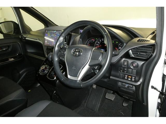 ノア Ｓｉ　ダブルバイビーＩＩ　フルフラット　横滑防止装置　ＰＣＳ　スマートキ－　Ｗエアコン　Ｂモニター　ＤＶＤ再生可　フルセグテレビ　ＥＴＣ付き　アイドリングＳ　オートエアコン　ＰＳ　クルーズＣ　ナビ＆ＴＶ　ＰＷ　ウォークスルー（11枚目）