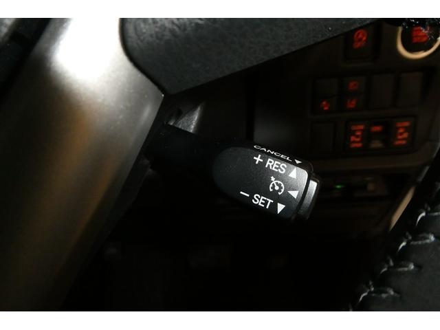 ノア Ｓｉ　ダブルバイビーＩＩ　アイドリングストップ機能　両側ＰＳＤ　レーダーブレーキサポート　地デジＴＶ　ＬＥＤランプ　リアエアコン　リアカメラ　エアコン　ＤＶＤ　盗難防止システム　横滑り防止　クルーズＣ　ナビ＆ＴＶ　アルミ　ＰＷ（24枚目）