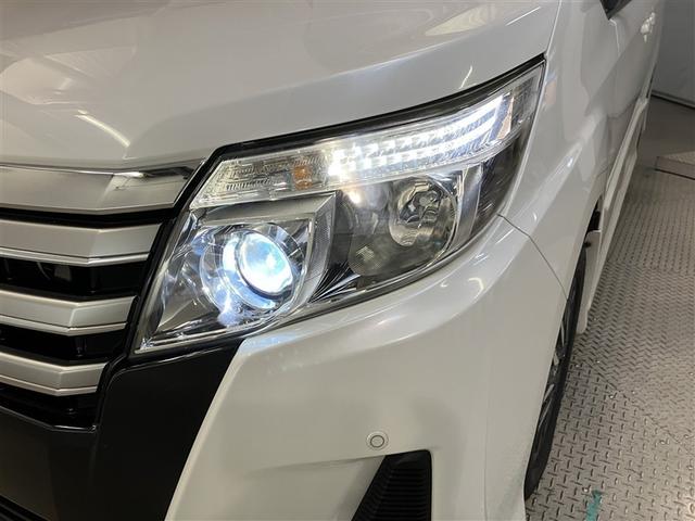 ノア Ｓｉ　横滑防止装置　地上デジタル　ＬＥＤライト　リアオートエアコン　パワーウィンドウ　ＤＶＤ再生可能　パワーステアリング　ＡＡＣ　ＥＴＣ付き　ＡＢＳ　アルミ　三列シート　デュアルエアバッグ　ウォークスルー（32枚目）